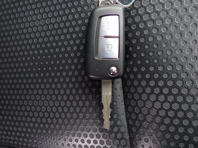 ニッサン　エクストレイル　４ＷＤ