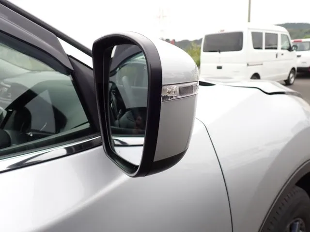 ニッサン　エクストレイル　４ＷＤ