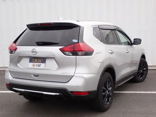 ニッサン　エクストレイル　４ＷＤ