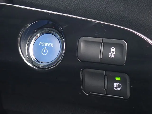 トヨタ プリウス