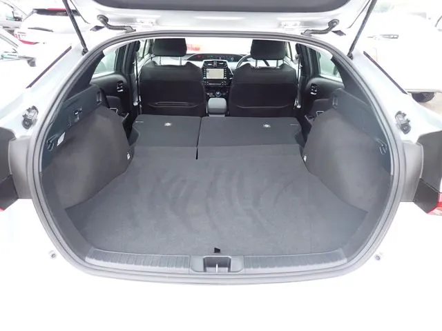 トヨタ プリウス