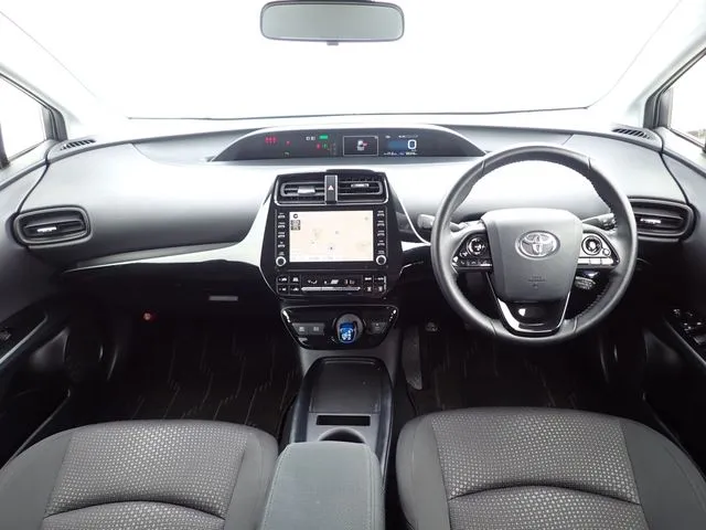 トヨタ プリウス