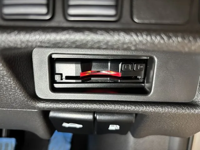 ニッサン　エクストレイル　４ＷＤ