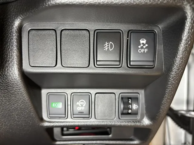 ニッサン　エクストレイル　４ＷＤ