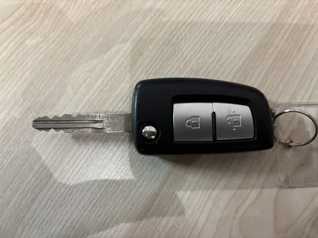 ニッサン　エクストレイル　４ＷＤ