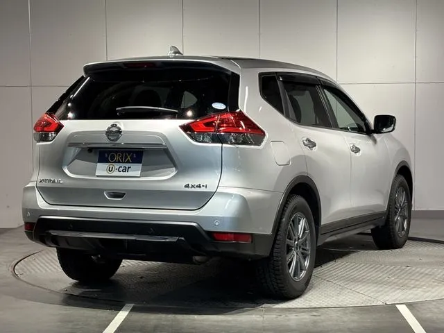 ニッサン　エクストレイル　４ＷＤ