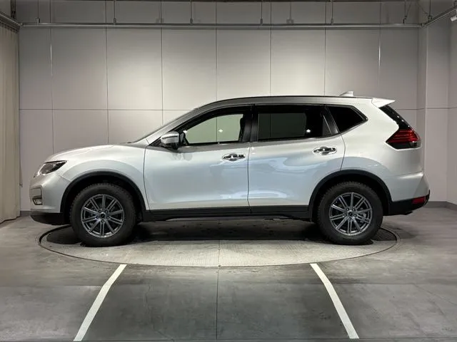 ニッサン　エクストレイル　４ＷＤ