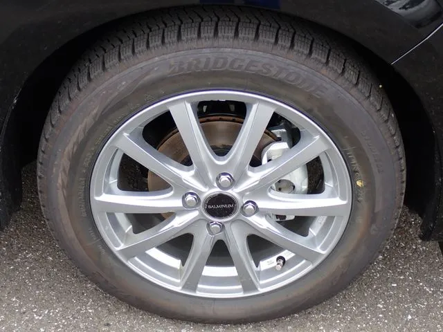 ニッサン ノート 4WD