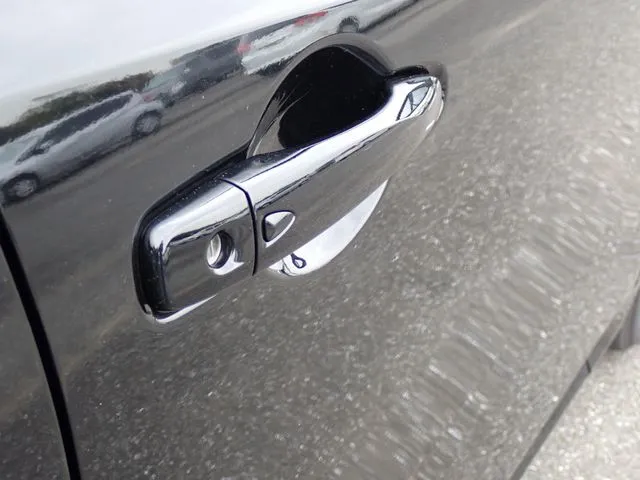 ニッサン ノート 4WD