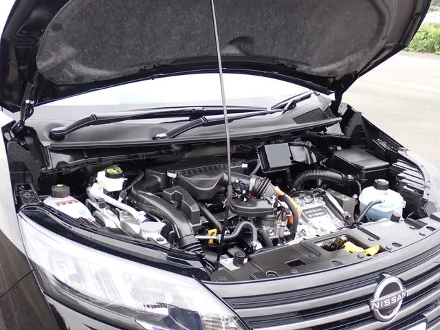 ニッサン ノート 4WD