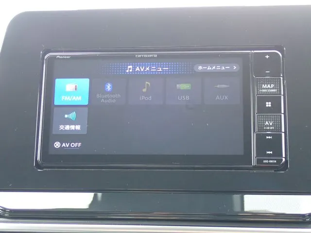 ニッサン ノート 4WD