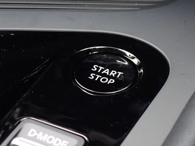 ニッサン ノート 4WD