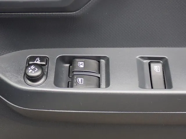 ミラ イース(ダイハツ)の車両写真