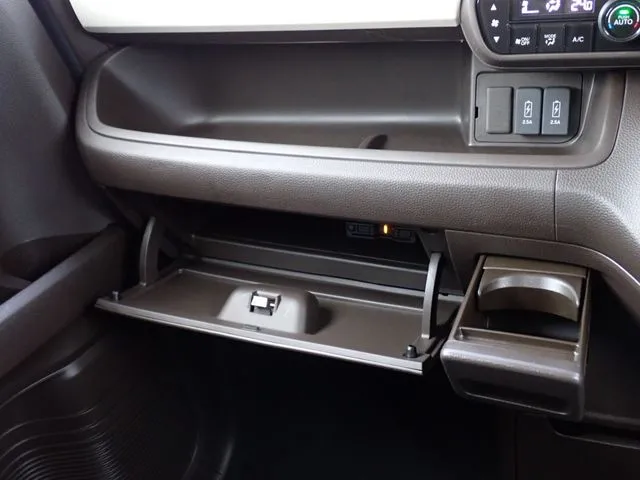 N BOX(ホンダ)の車両写真