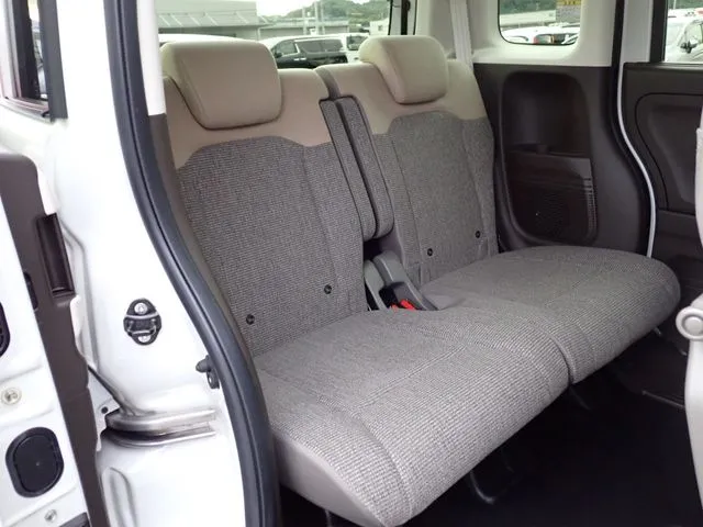 N BOX(ホンダ)の車両写真