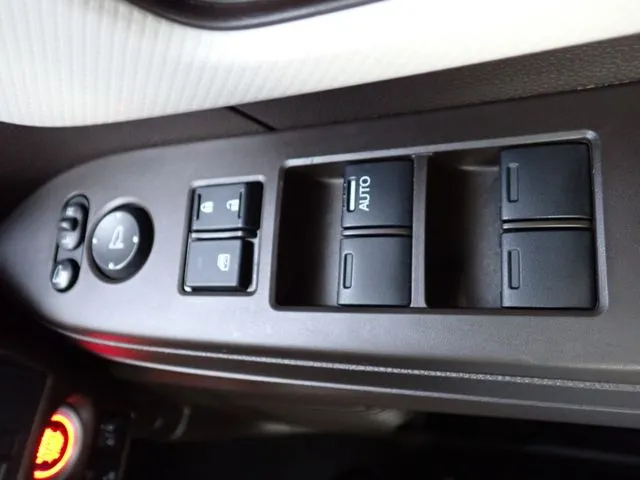 N BOX(ホンダ)の車両写真