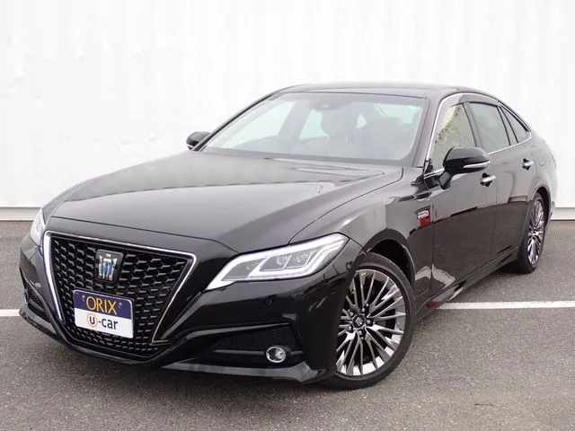 トヨタ　クラウン　セダン　ハイブリッド