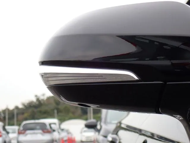 クラウン　セダン　ハイブリッド（トヨタ）の車両写真