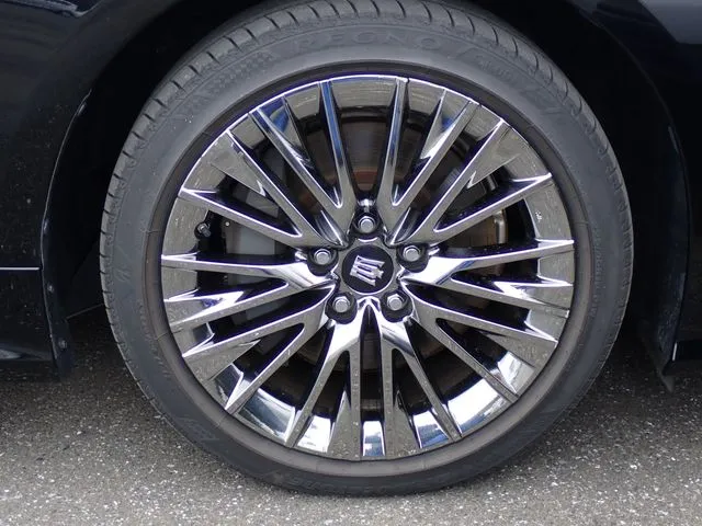 クラウン　セダン　ハイブリッド（トヨタ）の車両写真