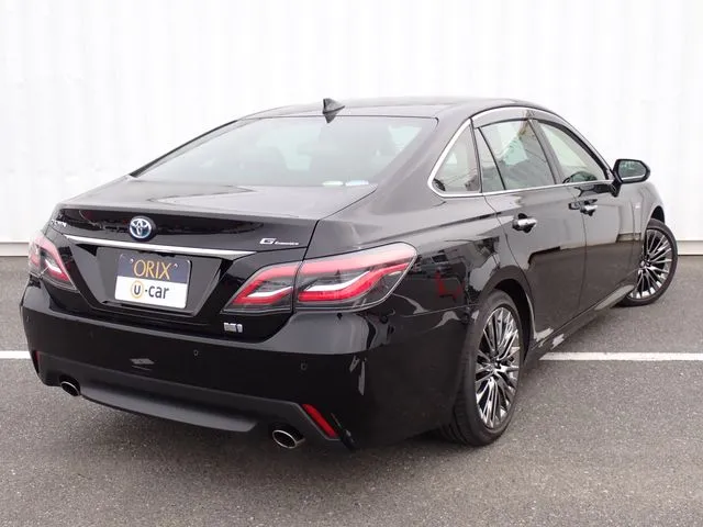 クラウン　セダン　ハイブリッド（トヨタ）の車両写真