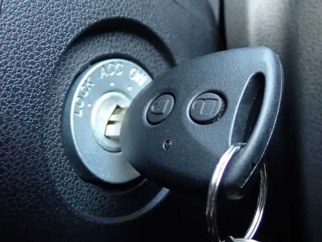 ミラ　イース（ダイハツ）の車両写真