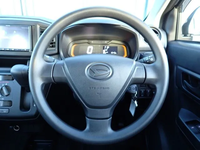 ミラ　イース（ダイハツ）の車両写真