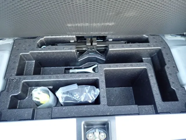 ミラ　イース（ダイハツ）の車両写真