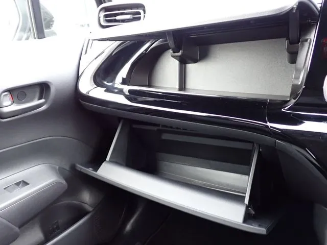 アクア（トヨタ）の車両写真