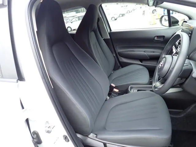 アクア（トヨタ）の車両写真