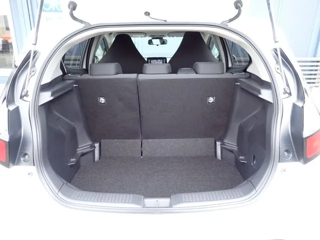 アクア（トヨタ）の車両写真