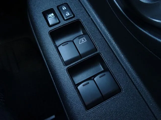 ニッサン マーチ