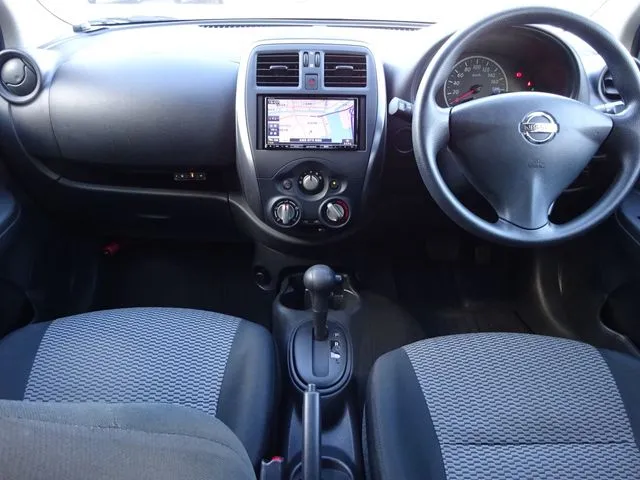 ニッサン マーチ