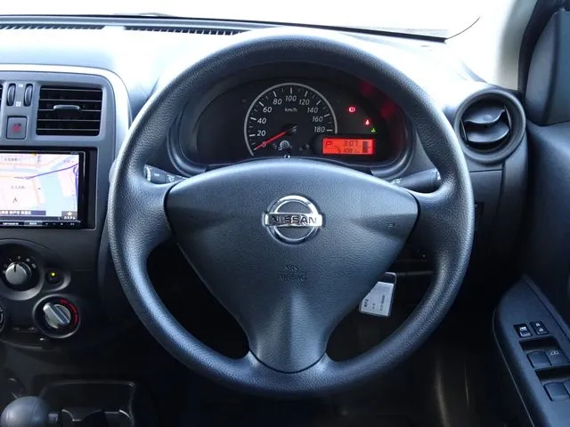 ニッサン マーチ