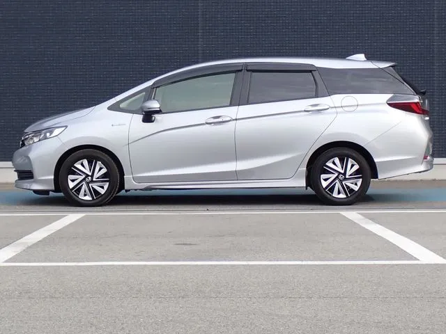 シャトル ハイブリッド(ホンダ)の車両写真