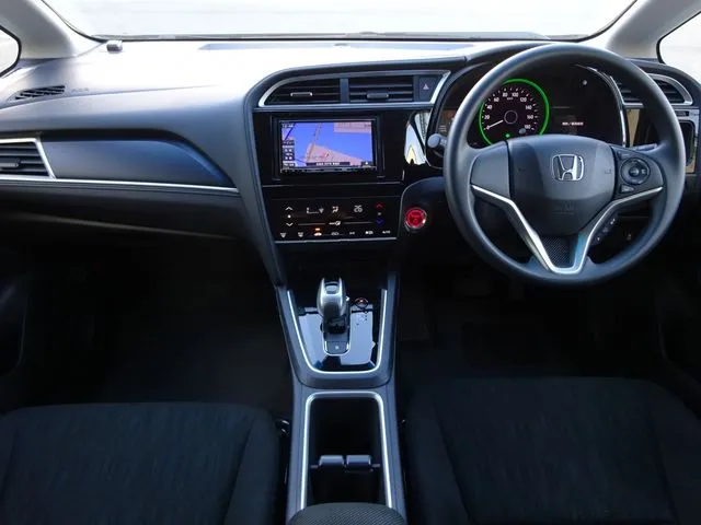 シャトル ハイブリッド(ホンダ)の車両写真