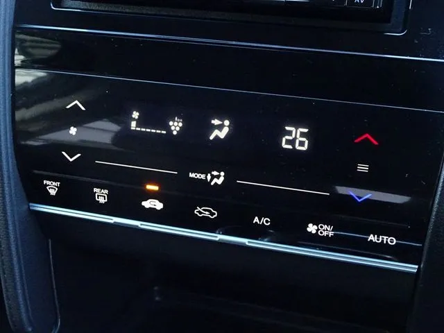 シャトル ハイブリッド(ホンダ)の車両写真