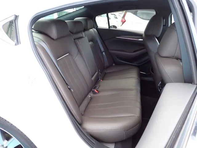 マツダ MAZDA6 セダン