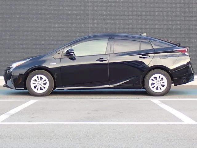 トヨタ プリウス