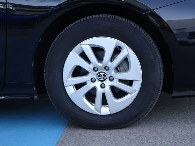 トヨタ プリウス