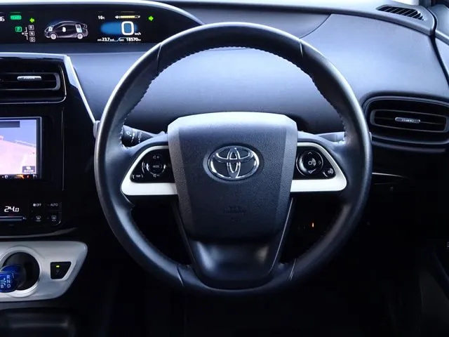 トヨタ プリウス