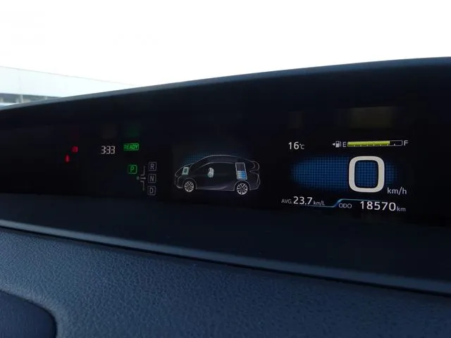 トヨタ プリウス