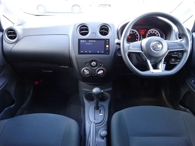 ノート(ニッサン)の車両写真