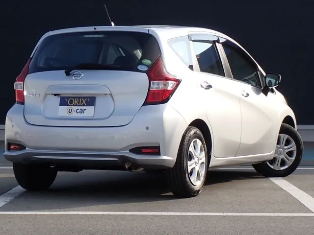 ノート(ニッサン)の車両写真