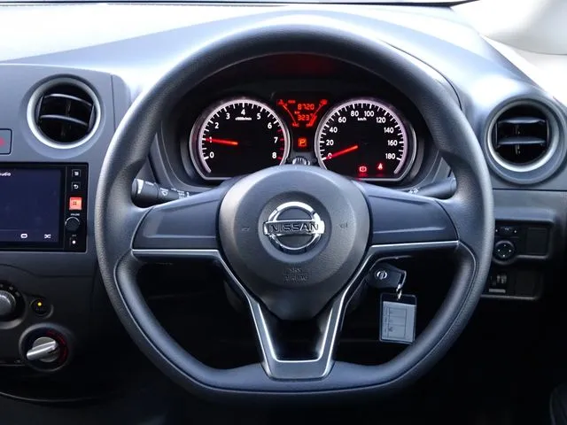 ノート(ニッサン)の車両写真