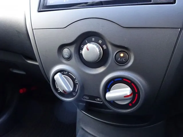 ノート(ニッサン)の車両写真