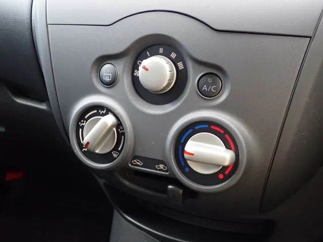 ニッサン　ノート