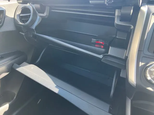 トヨタ　カローラフィールダー　４ＷＤ