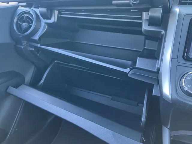 トヨタ　カローラフィールダー　４ＷＤ