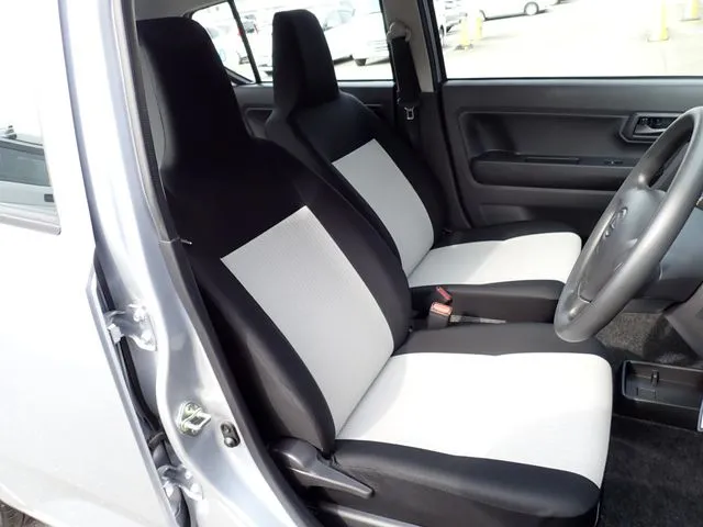 ダイハツ　ミラ　イース