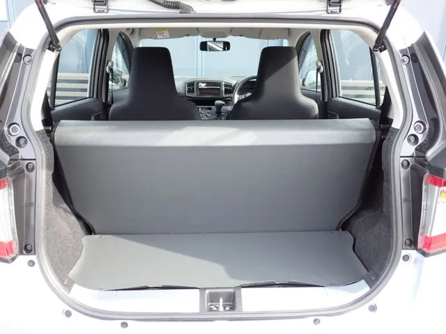 ダイハツ　ミラ　イース